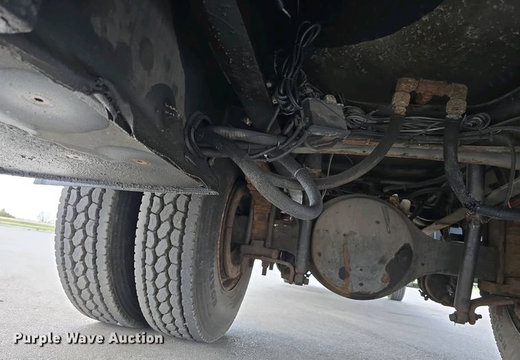 image for item DT6800 2013 International DuraStar 4300 flatbed truck