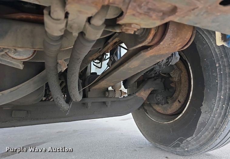 image for item DT6800 2013 International DuraStar 4300 flatbed truck