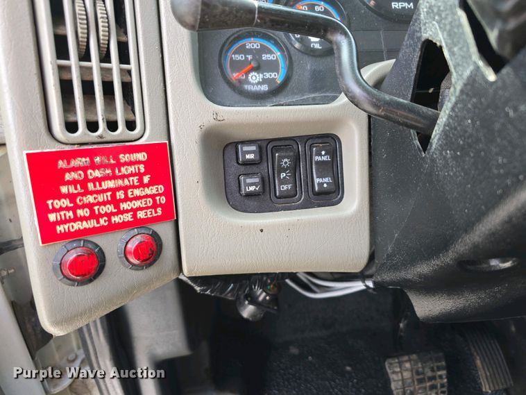 image for item DT6800 2013 International DuraStar 4300 flatbed truck