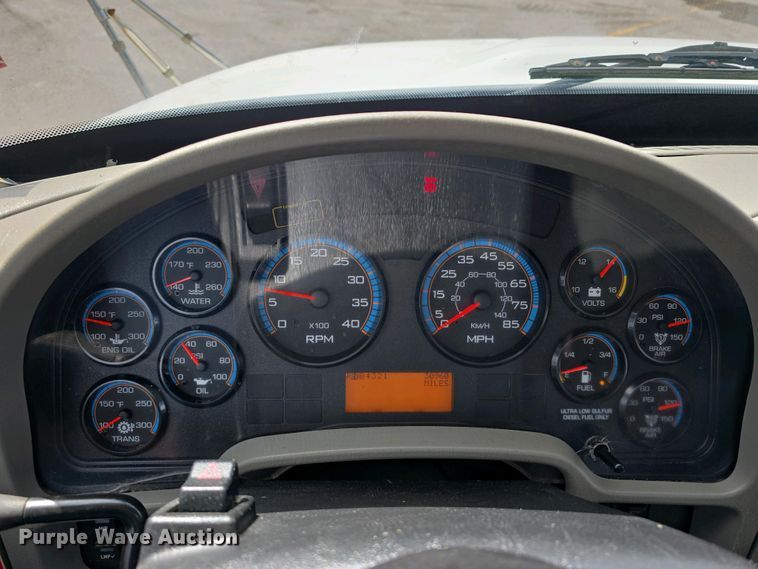 image for item DT6800 2013 International DuraStar 4300 flatbed truck