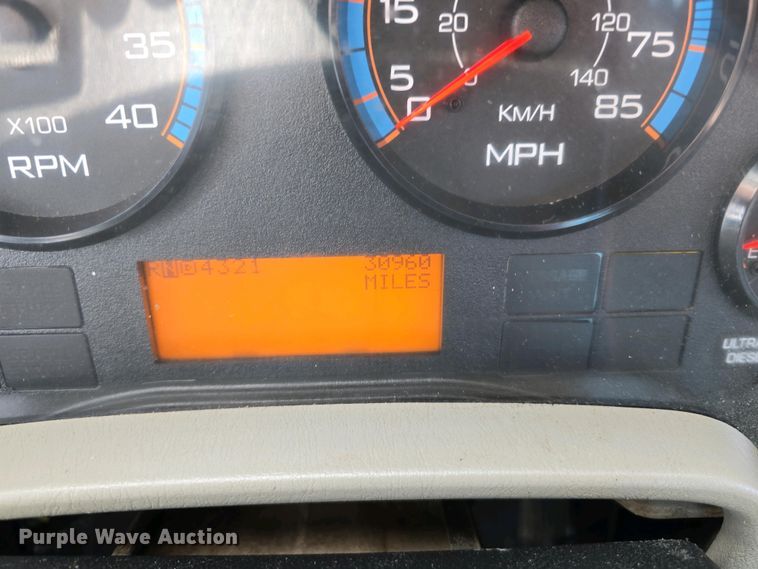 image for item DT6800 2013 International DuraStar 4300 flatbed truck