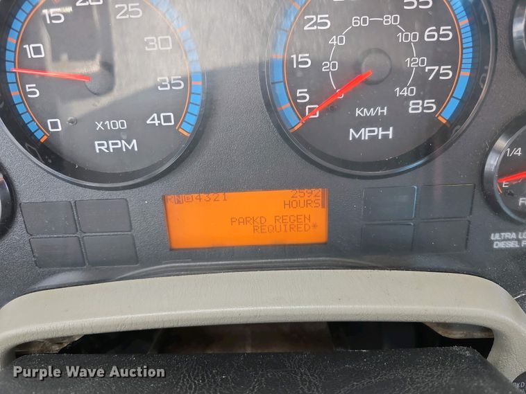 image for item DT6800 2013 International DuraStar 4300 flatbed truck