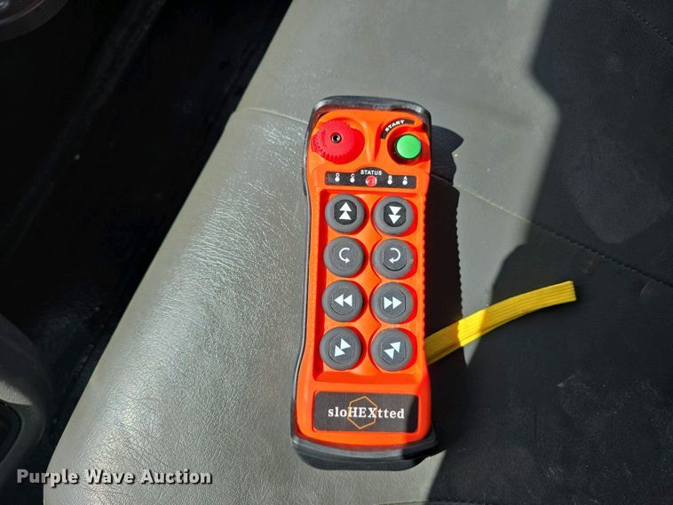 image for item DT6800 2013 International DuraStar 4300 flatbed truck