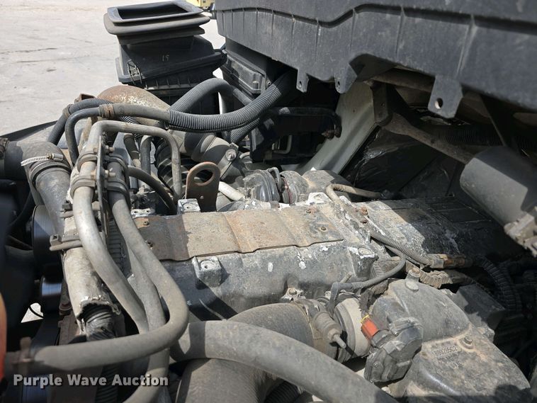 image for item DT6800 2013 International DuraStar 4300 flatbed truck