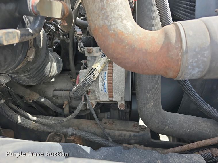 image for item DT6800 2013 International DuraStar 4300 flatbed truck