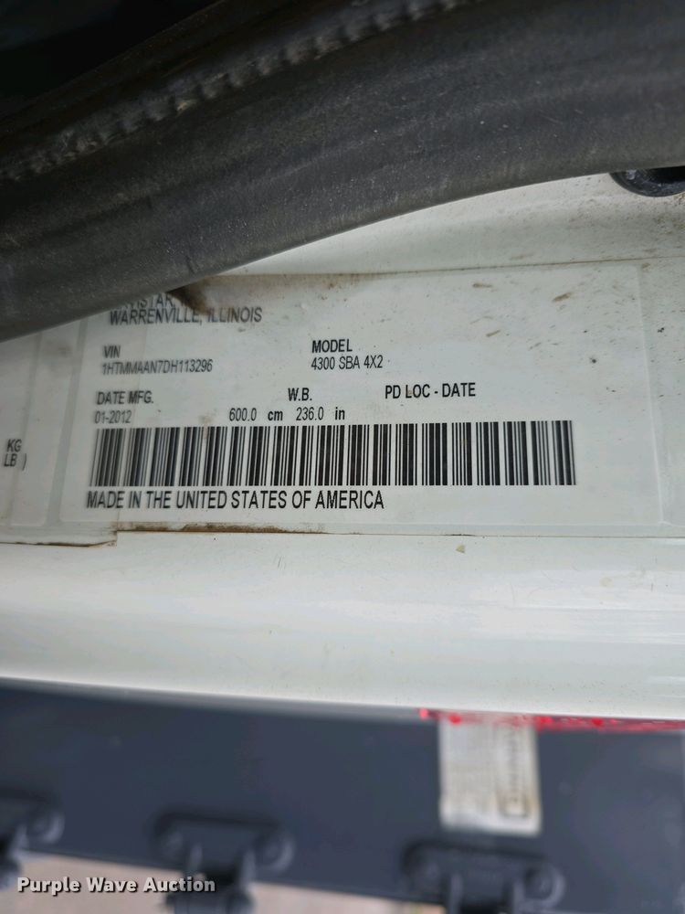 image for item DT6800 2013 International DuraStar 4300 flatbed truck