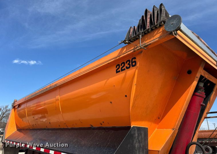 image for item DU3283 1989 Palmer  end dump trailer