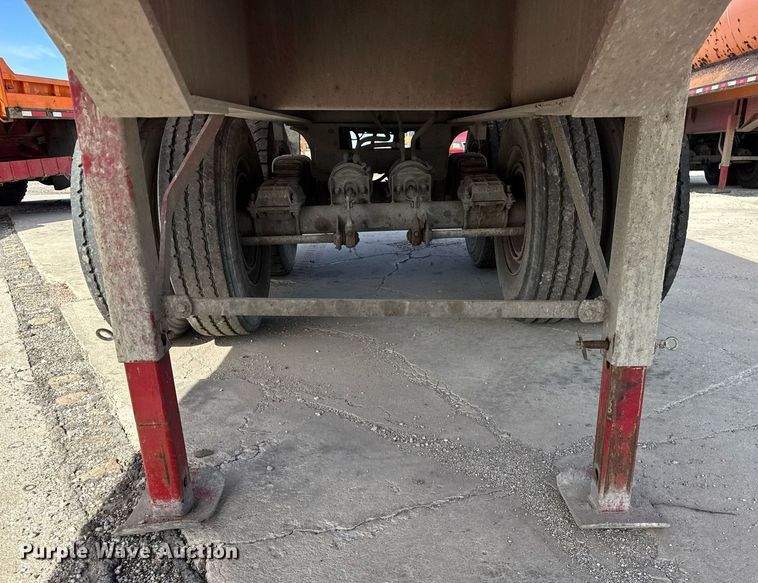 image for item DU3283 1989 Palmer  end dump trailer