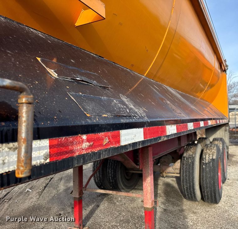 image for item DU3390 1989 Palmer  end dump trailer