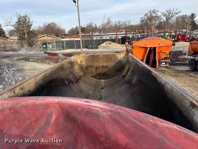 image for item DU3390 1989 Palmer  end dump trailer