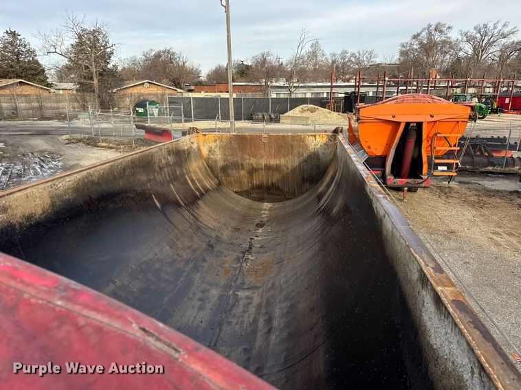 image for item DU3390 1989 Palmer  end dump trailer