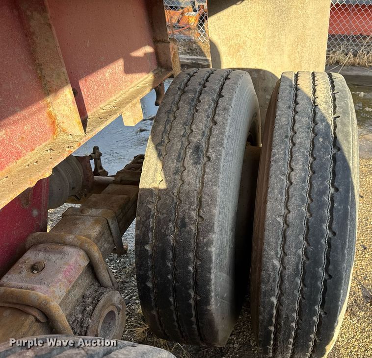 image for item DU3391 1989 Palmer  end dump trailer