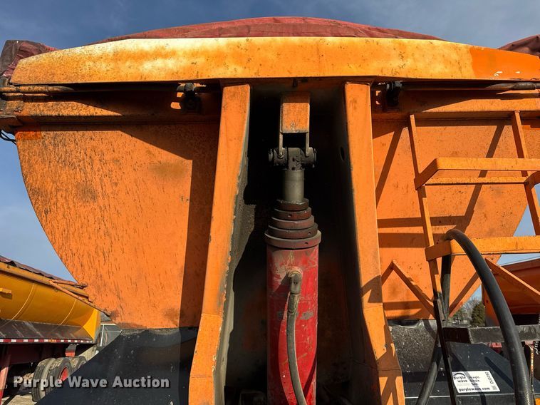 image for item DU3392 1989 Palmer  end dump trailer