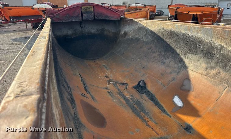 image for item DU3392 1989 Palmer  end dump trailer