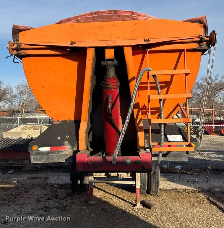 image for item DU3393 1989 Palmer end dump trailer