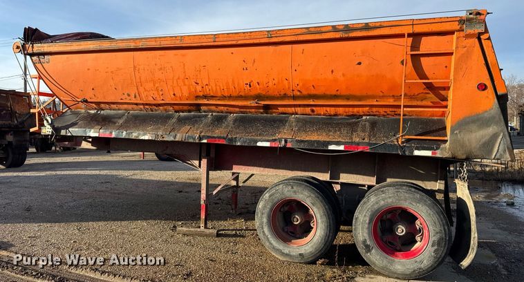 image for item DU3393 1989 Palmer end dump trailer