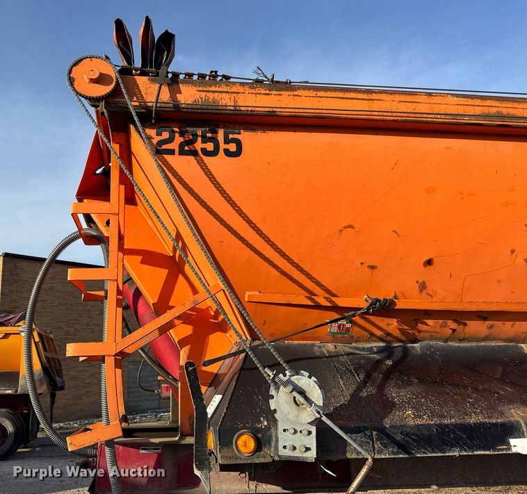 image for item DU3393 1989 Palmer end dump trailer