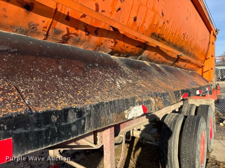 image for item DU3393 1989 Palmer end dump trailer