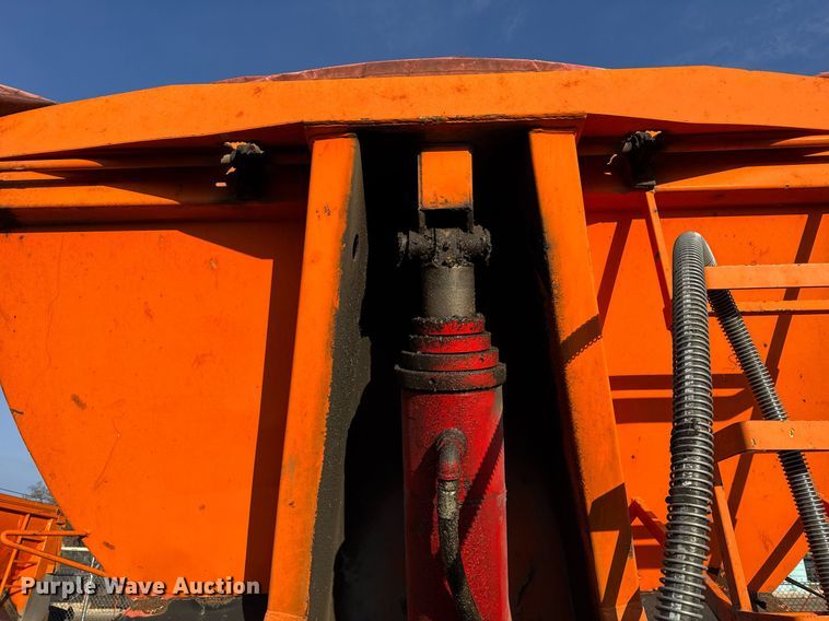 image for item DU3393 1989 Palmer end dump trailer