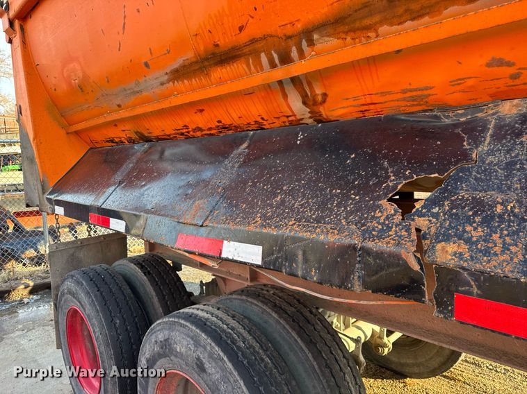 image for item DU3393 1989 Palmer end dump trailer