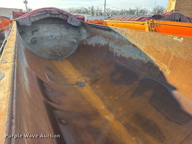 image for item DU3393 1989 Palmer end dump trailer