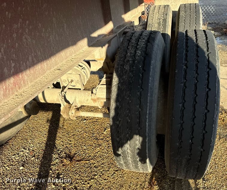 image for item DU3393 1989 Palmer end dump trailer