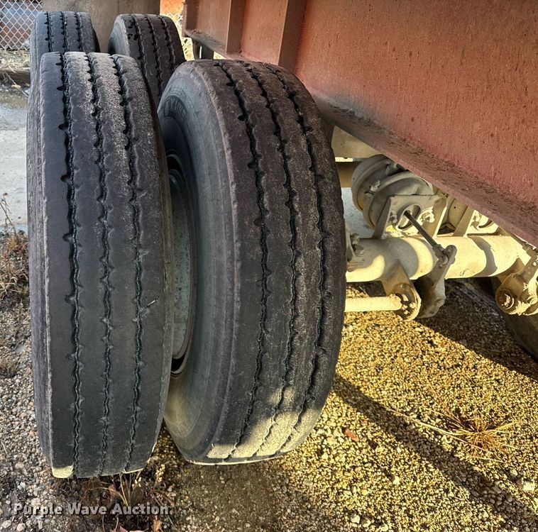 image for item DU3393 1989 Palmer end dump trailer