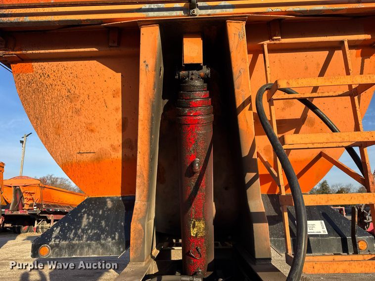 image for item DU3394 1989 Palmer end dump trailer