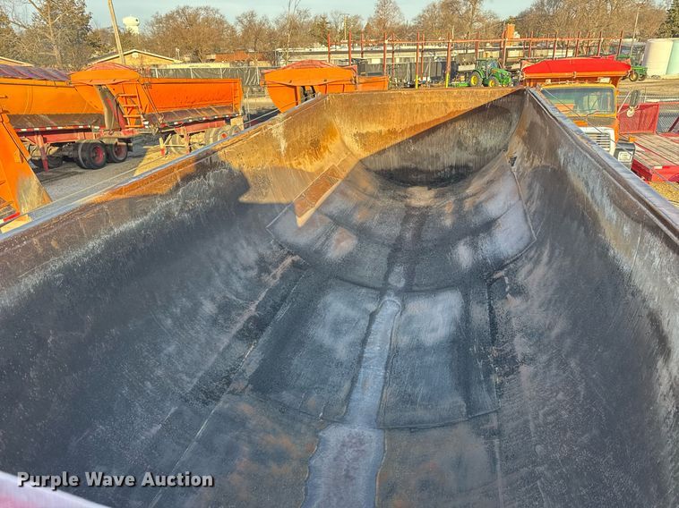 image for item DU3394 1989 Palmer end dump trailer