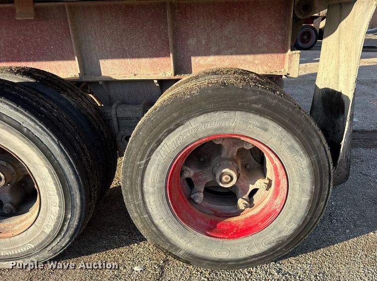 image for item DU3394 1989 Palmer end dump trailer