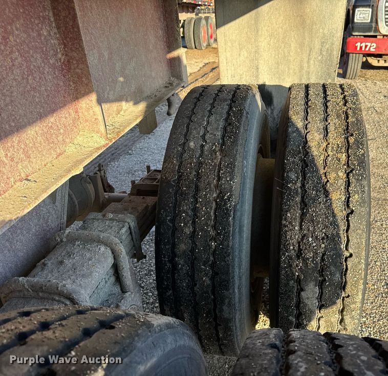 image for item DU3394 1989 Palmer end dump trailer