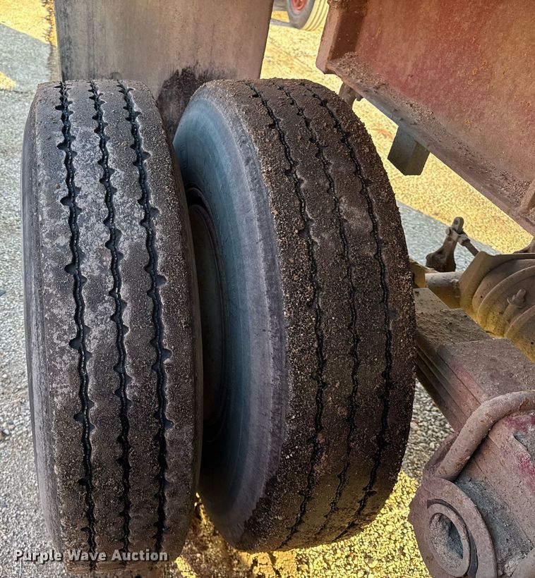 image for item DU3394 1989 Palmer end dump trailer