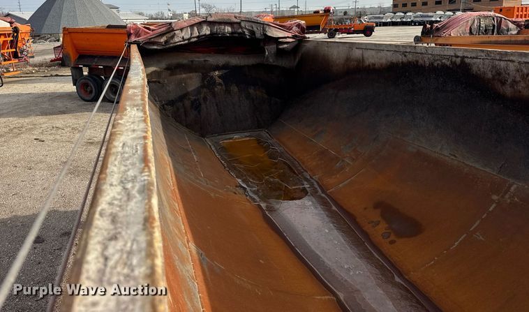 image for item DU3395 1989 Palmer  end dump trailer