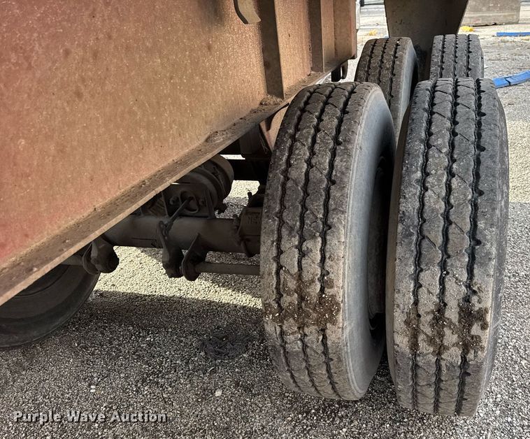 image for item DU3395 1989 Palmer  end dump trailer