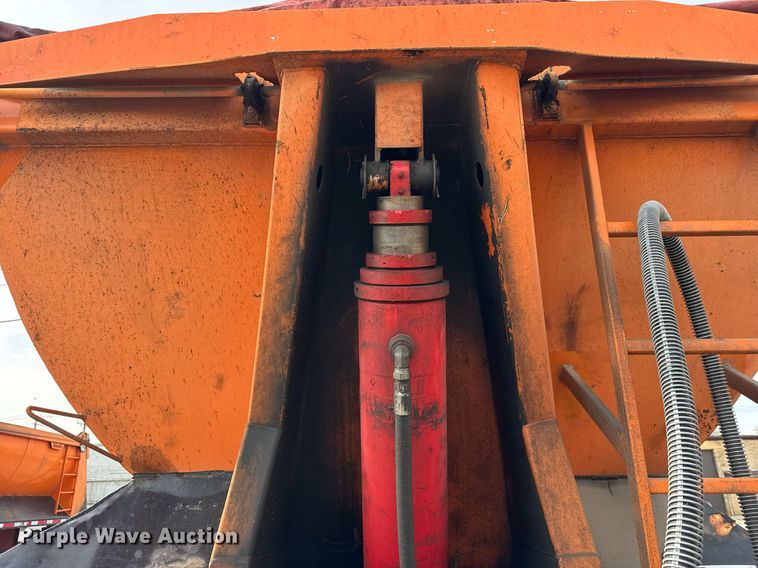 image for item DU3396 1990 Palmer  end dump trailer