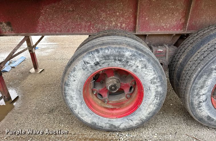 image for item DU3396 1990 Palmer  end dump trailer