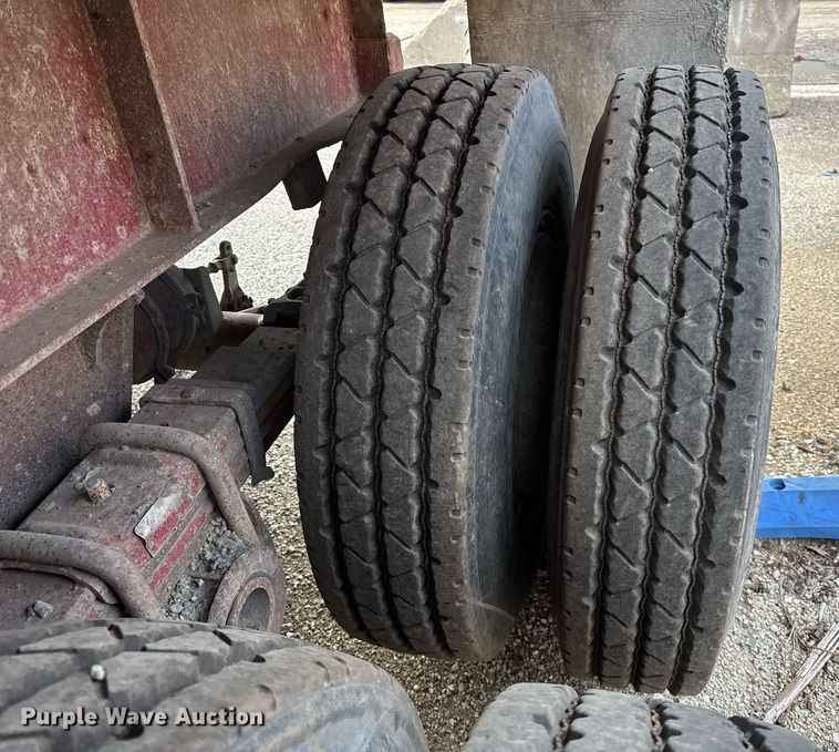 image for item DU3396 1990 Palmer  end dump trailer