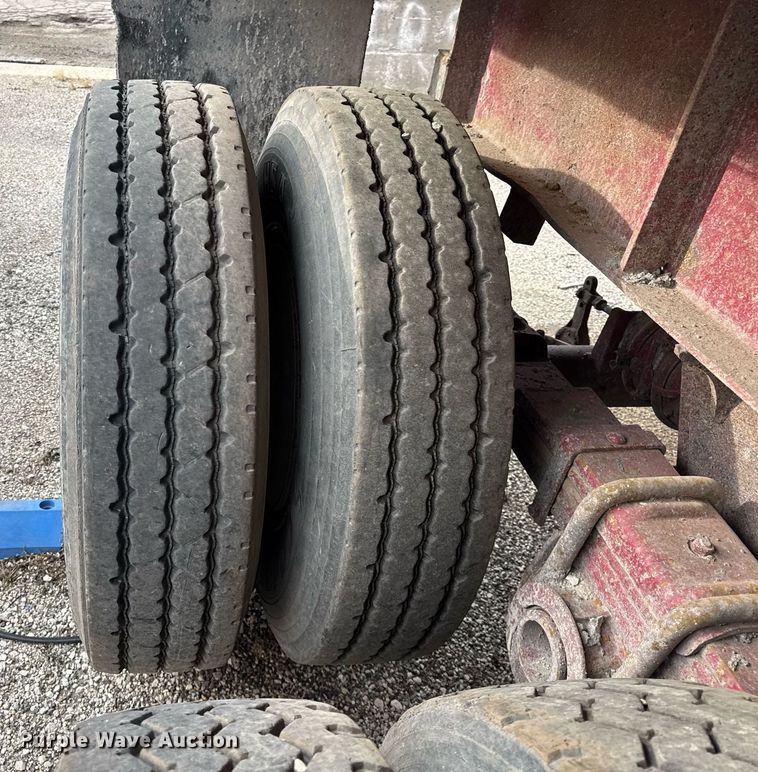 image for item DU3396 1990 Palmer  end dump trailer