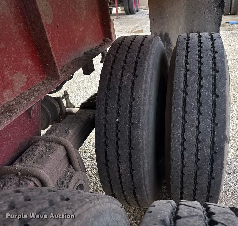 image for item DU3397 1989 Palmer  end dump trailer