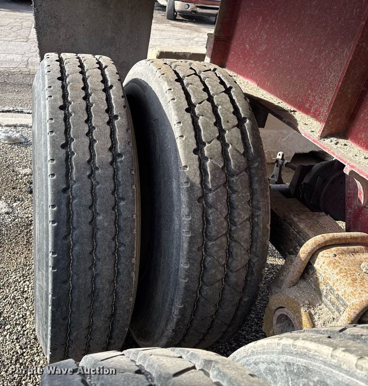 image for item DU3398 1989 Palmer  end dump trailer