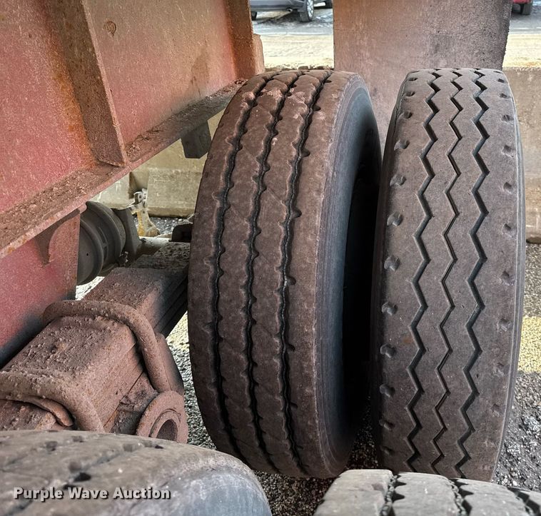 image for item DU3400 1989 Palmer  end dump trailer