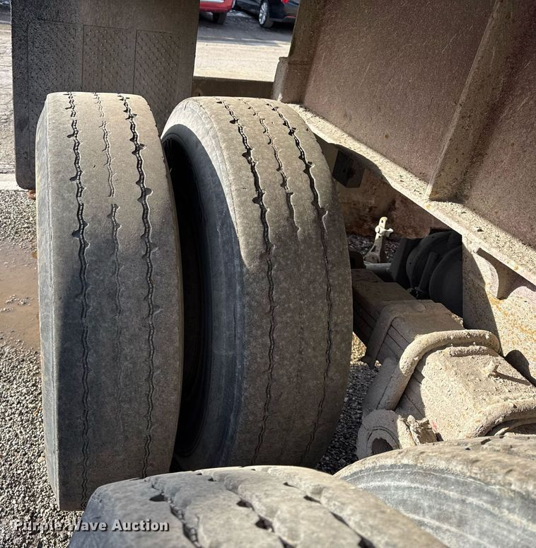 image for item DU3400 1989 Palmer  end dump trailer