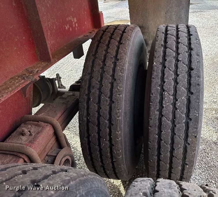 image for item DU3401 1989 Palmer end dump trailer