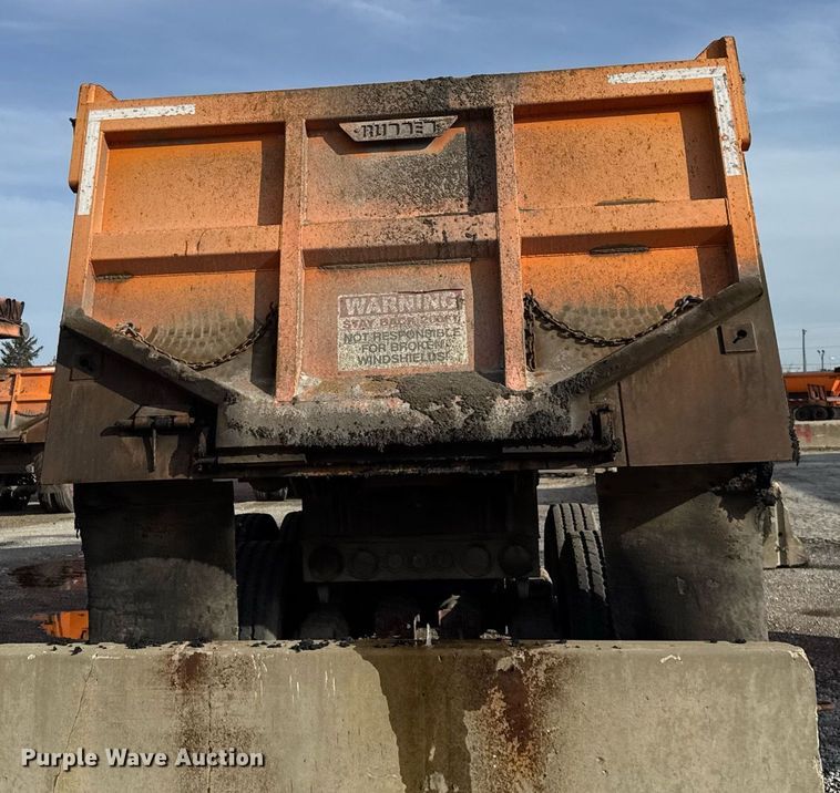 image for item DU3402 1989 Palmer  end dump trailer