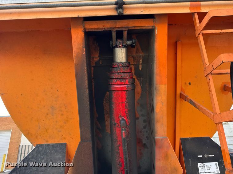 image for item DU3402 1989 Palmer  end dump trailer