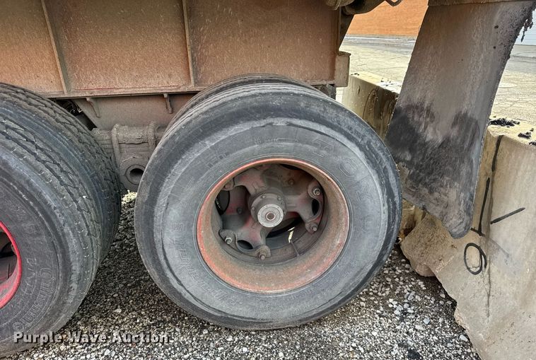 image for item DU3402 1989 Palmer  end dump trailer