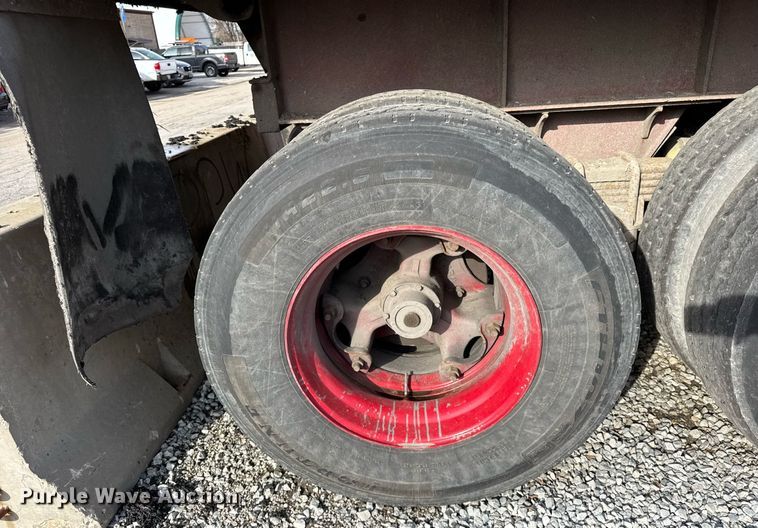 image for item DU3402 1989 Palmer  end dump trailer