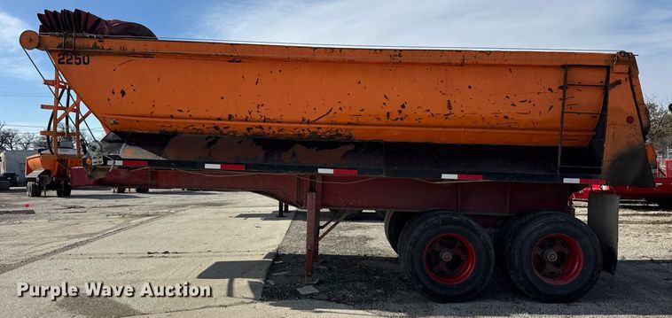 image for item DU3404 1989 Palmer end dump trailer