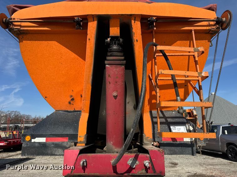 image for item DU3404 1989 Palmer end dump trailer