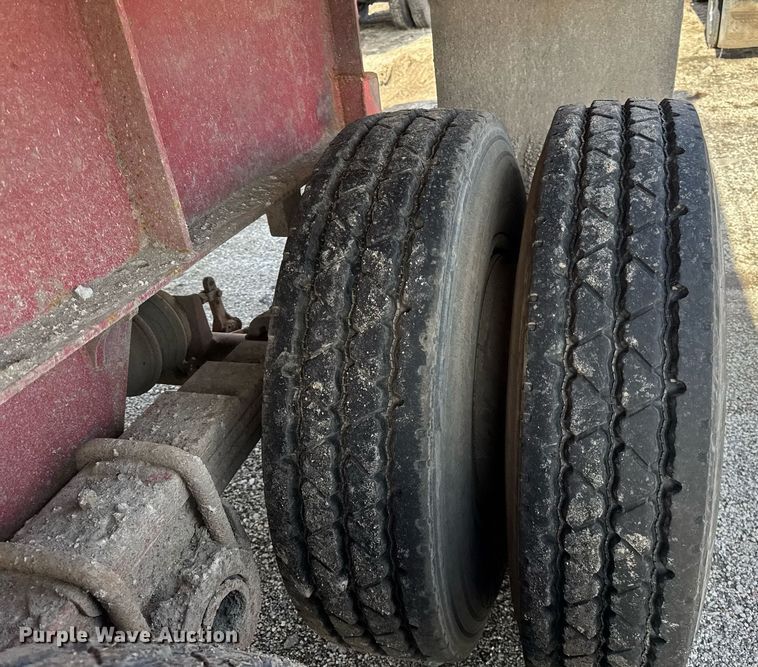 image for item DU3404 1989 Palmer end dump trailer